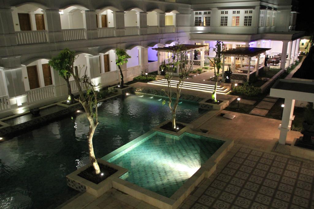 Ammi Cepu Hotel Exterior photo