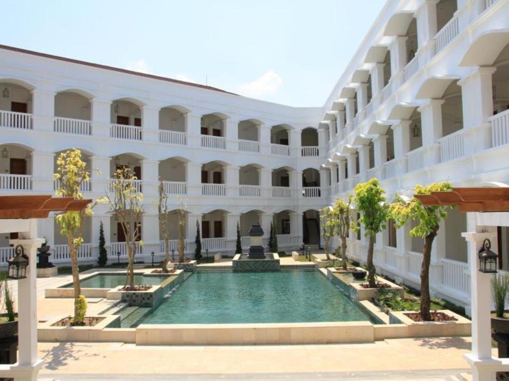 Ammi Cepu Hotel Exterior photo