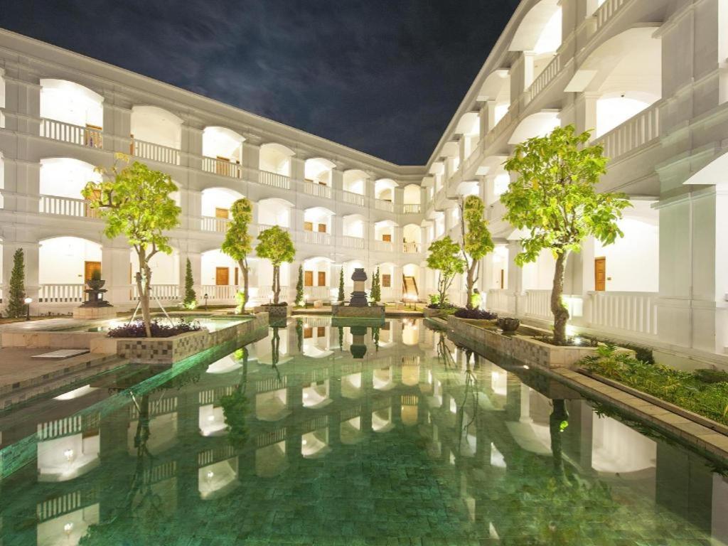 Ammi Cepu Hotel Exterior photo